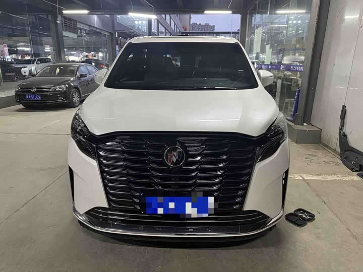 Фото 2 - Buick GL8 ES