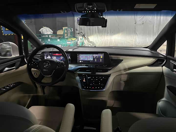 Фото 4 - Buick GL8 ES