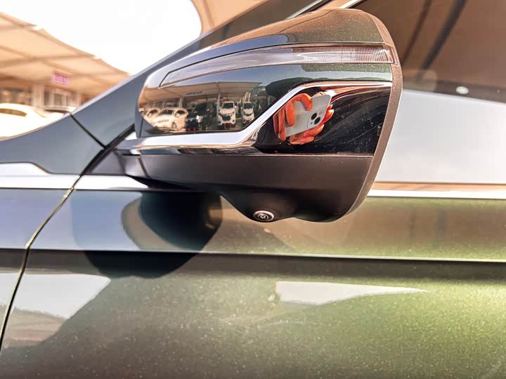 Photo 5 - Geely Monjaro