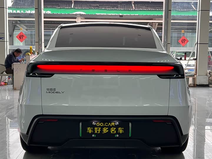 Фото 8 - Tesla Model Y