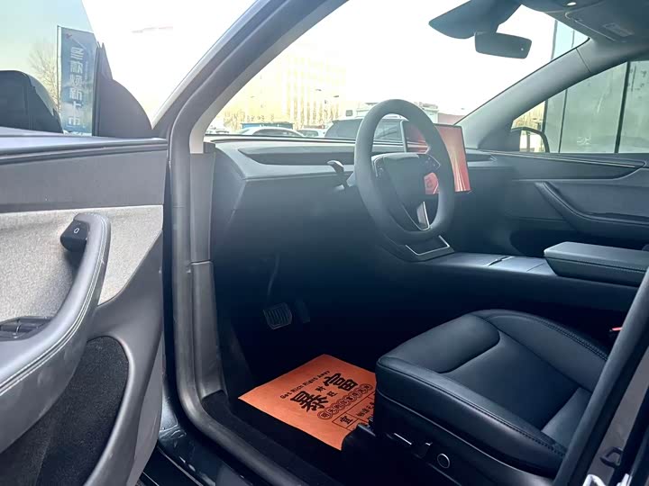 Фото 6 - Tesla Model Y