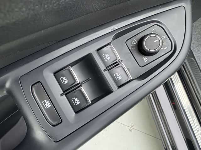 Фото 9 - Volkswagen Passat