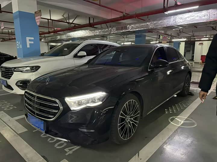 Фото 1 - Mercedes-Benz E-Class