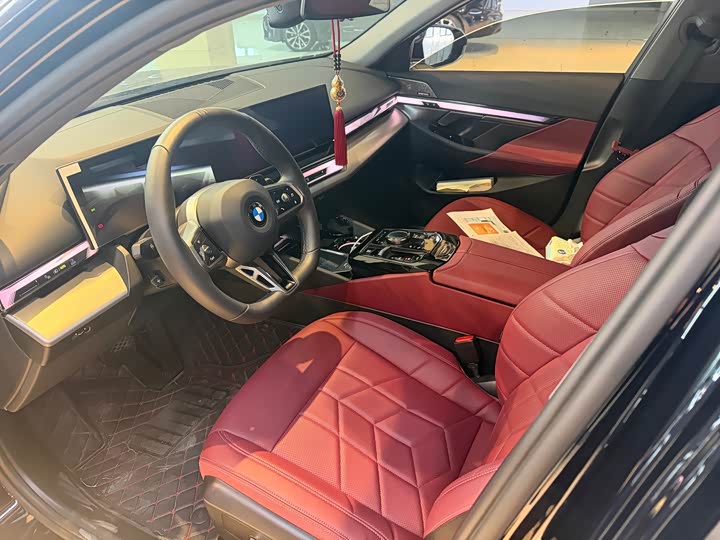 Фото 2 - BMW 5 Series