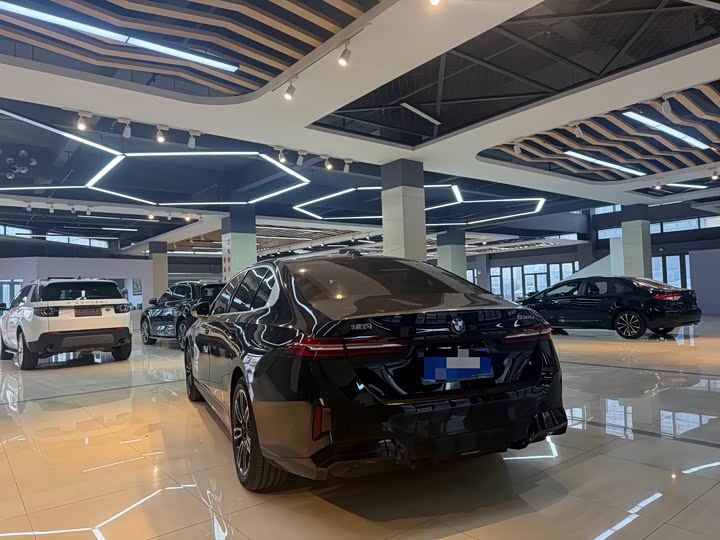 Фото 5 - BMW 5 Series