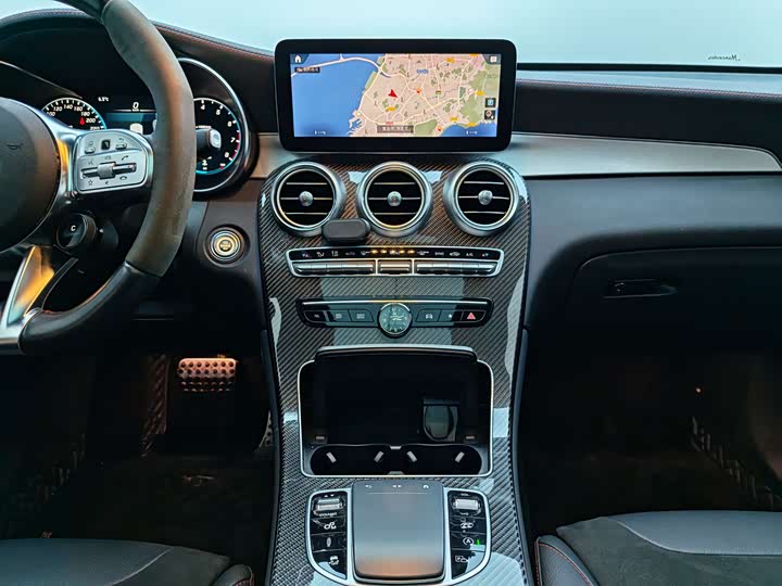 Фото 7 - Mercedes-Benz GLC-Class AMG