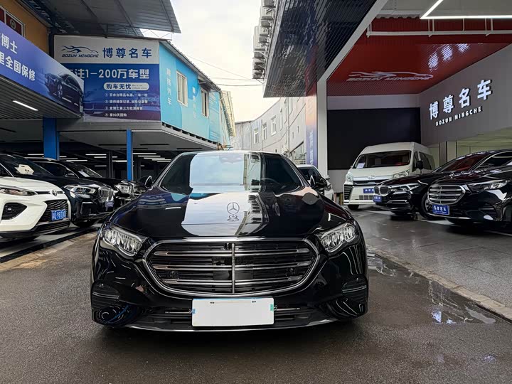 Фото 2 - Mercedes-Benz E-Class