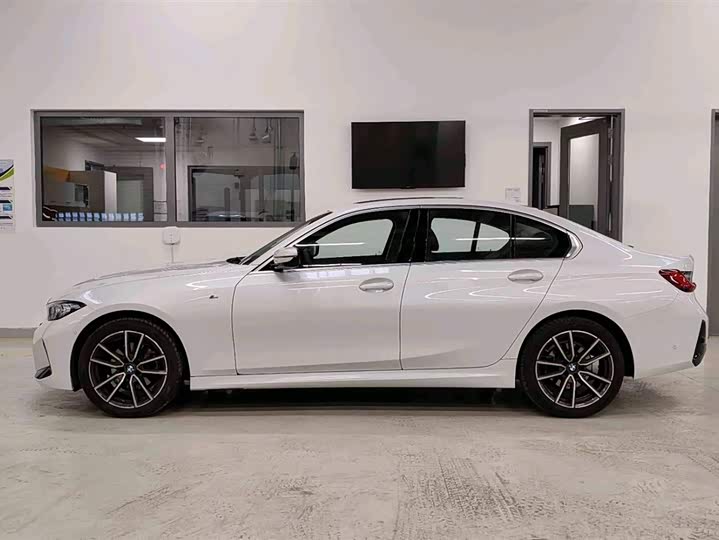 Фото 2 - BMW 3 Series