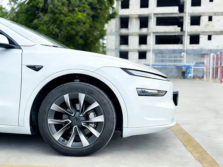 Фото 7 - Tesla Model Y