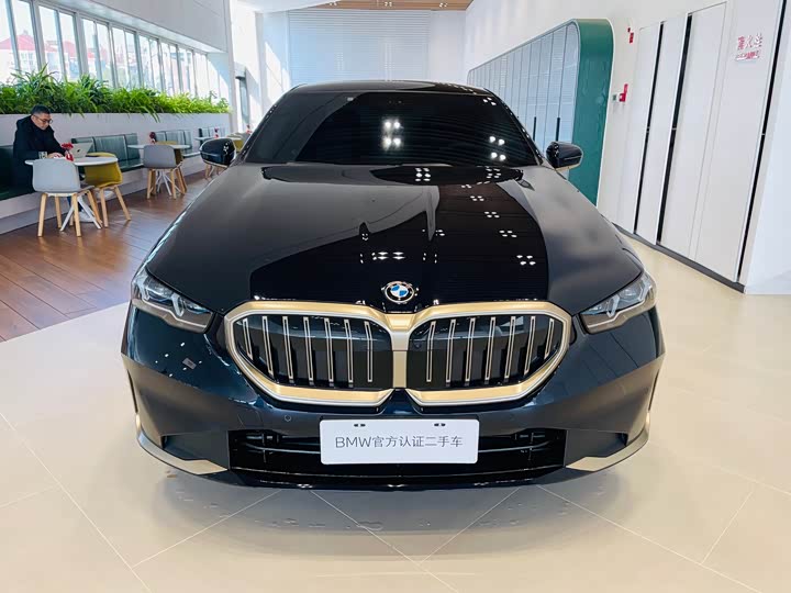 Фото 2 - BMW 5 Series