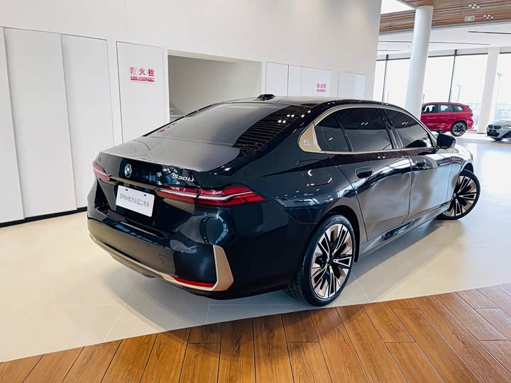 Фото 4 - BMW 5 Series