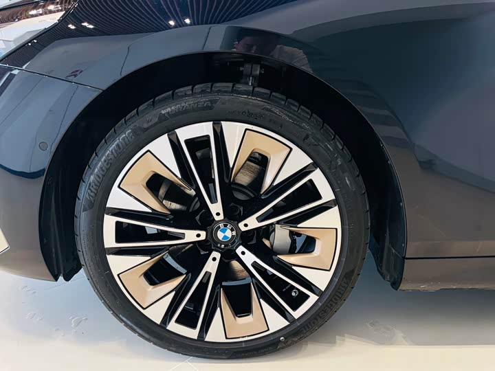 Фото 5 - BMW 5 Series