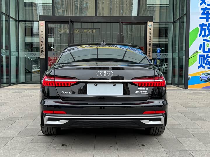 Фото 5 - Audi A6L