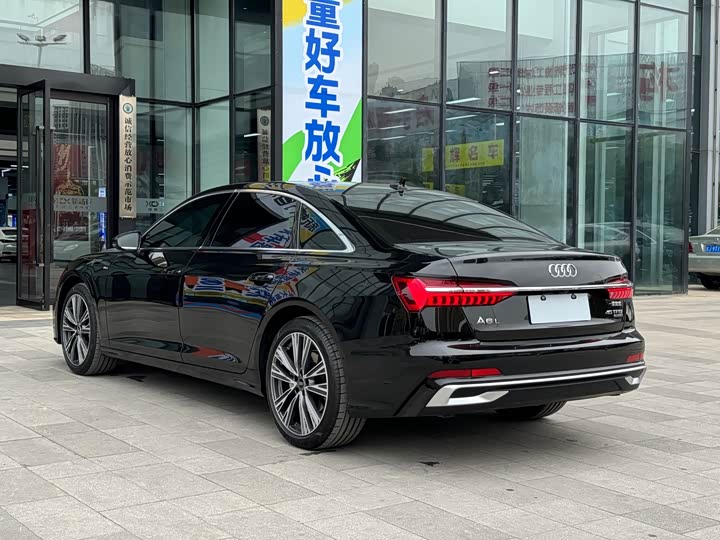 Фото 6 - Audi A6L