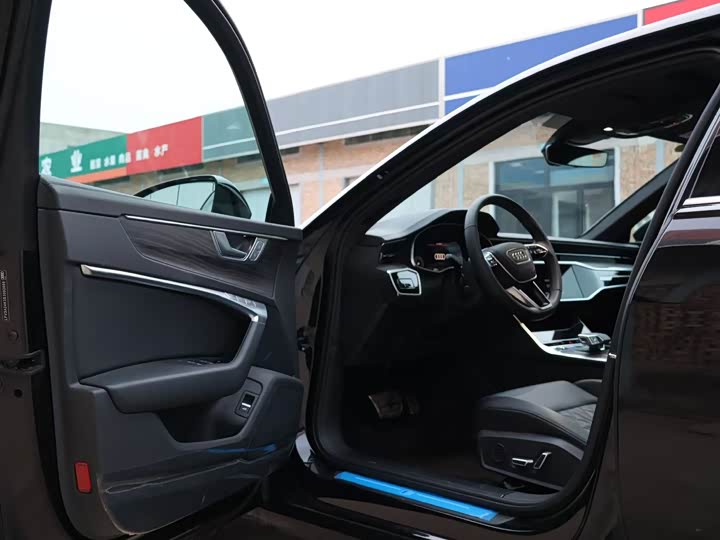 Фото 5 - Audi A6L