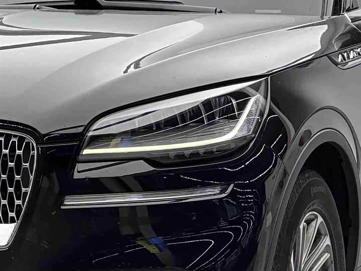 Фото 3 - Lincoln Aviator