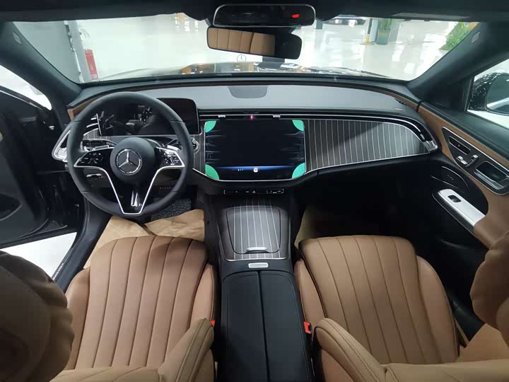 Photo 7 - Mercedes-Benz E-Class