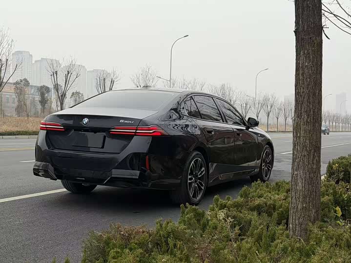 Фото 8 - BMW 5 Series