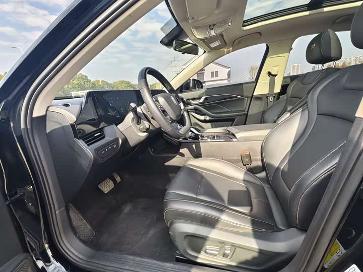 Фото 9 - Bestune B70