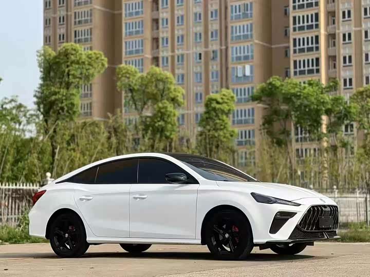 Фото 3 - MG Motor 5 Scorpio