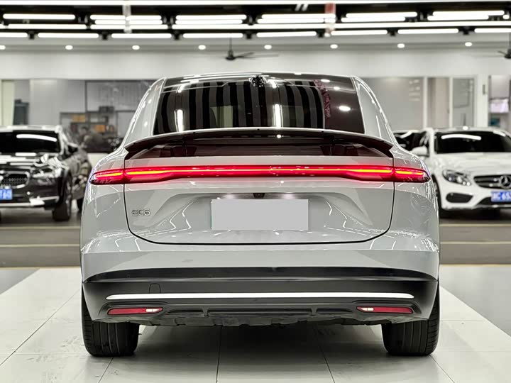 Photo 5 - Nio EC6