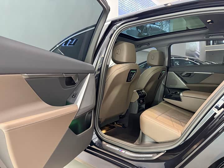 Фото 5 - BMW 5 Series