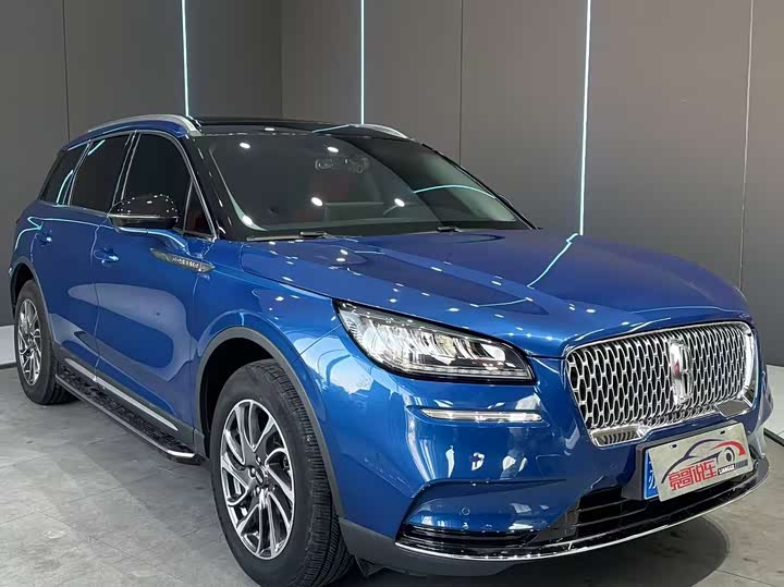 Фото 3 - Lincoln Corsair