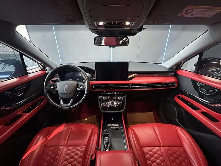 Фото 9 - Lincoln Corsair