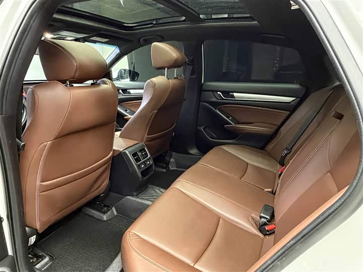 Фото 6 - Honda Inspire