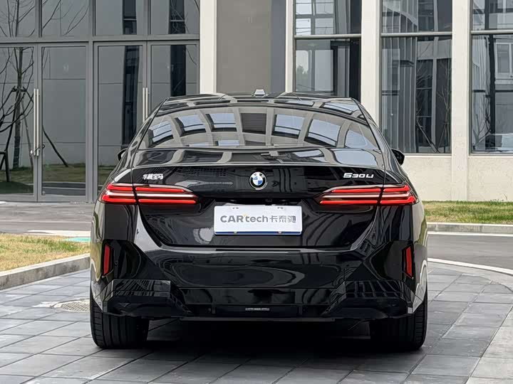 Фото 2 - BMW 5 Series