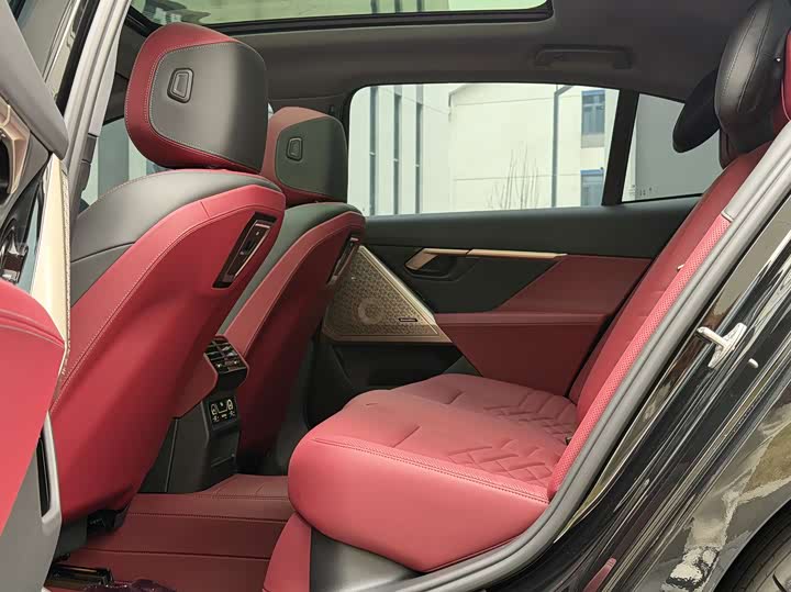 Фото 8 - BMW 5 Series