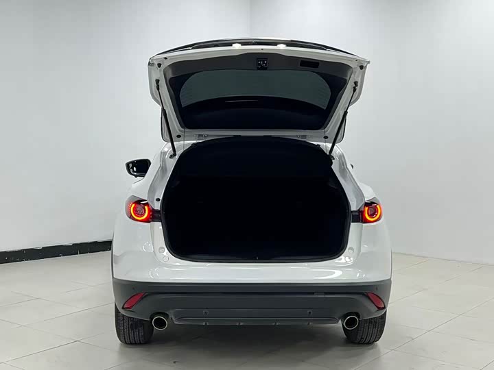 Фото 8 - Mazda CX-4