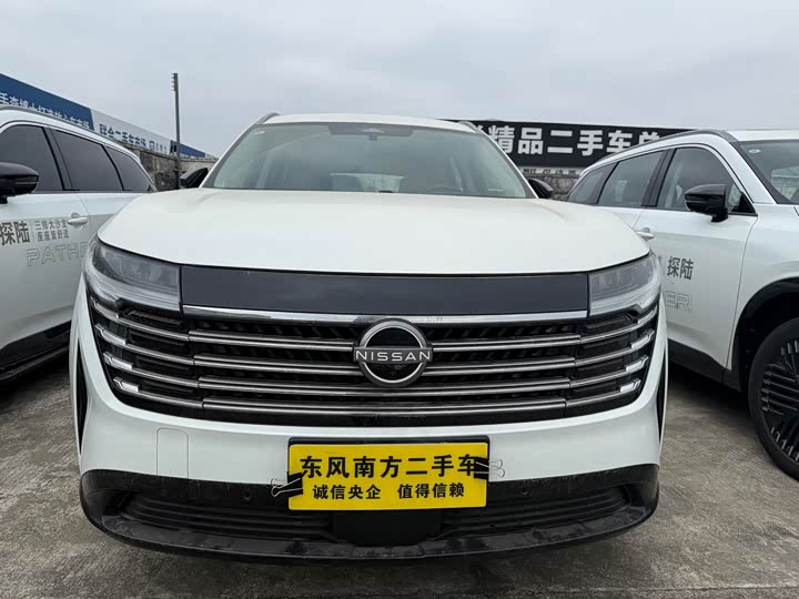 Фото 2 - Nissan Pathfinder