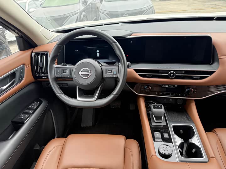 Фото 7 - Nissan Pathfinder