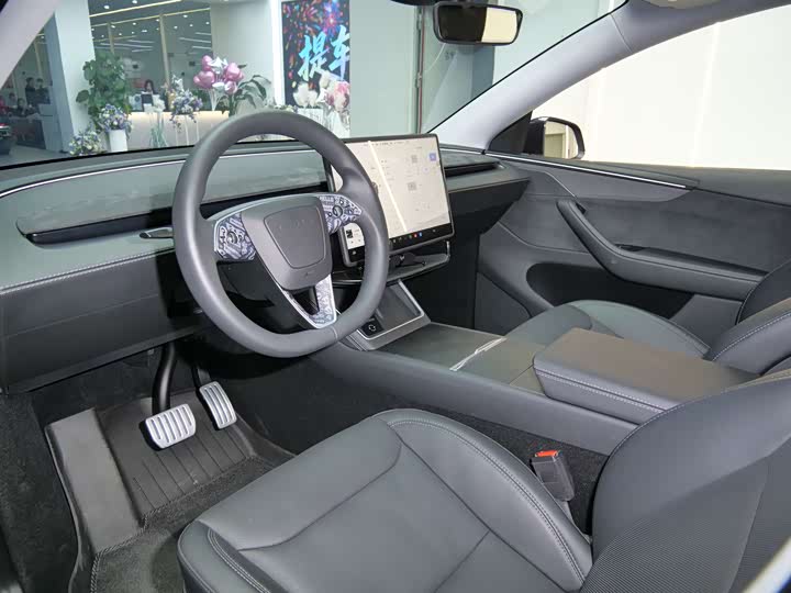 Фото 8 - Tesla Model Y