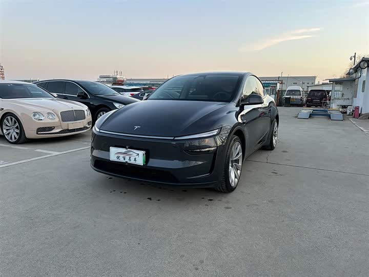 Photo 1 - Tesla Model Y