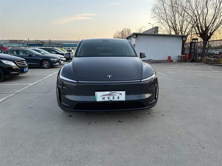 Photo 2 - Tesla Model Y