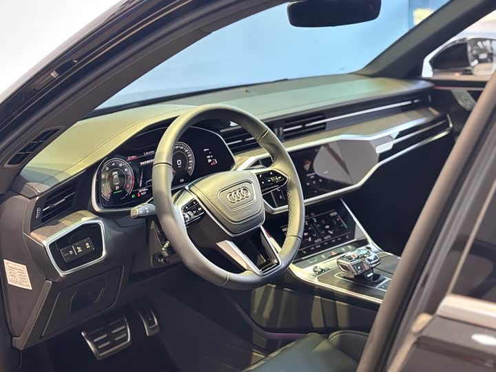 Фото 8 - Audi A6L