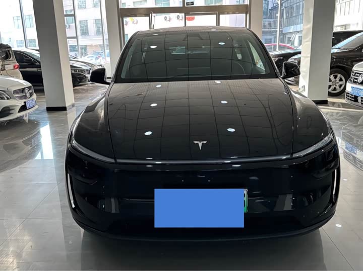 Фото 1 - Tesla Model Y