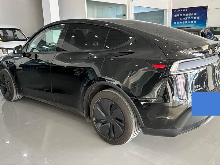 Фото 3 - Tesla Model Y
