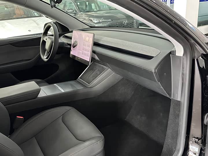 Фото 8 - Tesla Model Y