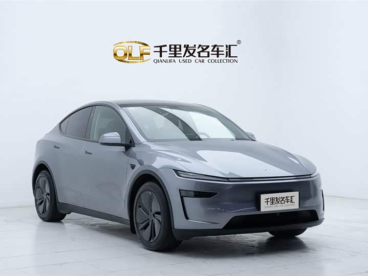 Photo 3 - Tesla Model Y