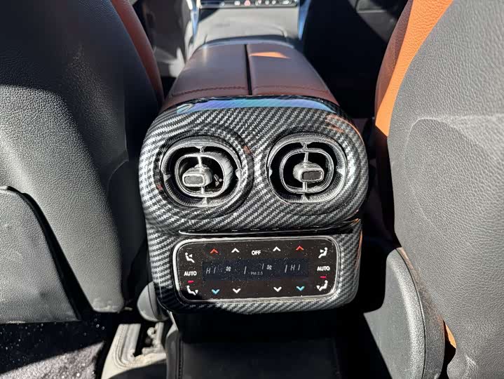 Фото 7 - Mercedes-Benz GLC-Class