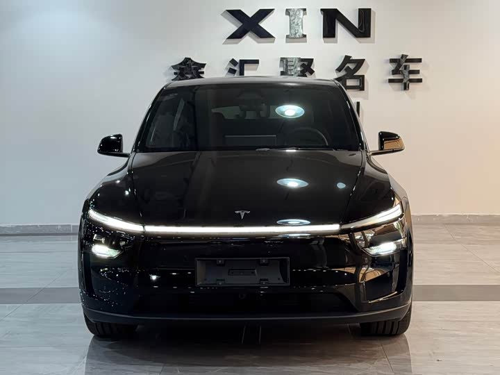 Фото 1 - Tesla Model Y