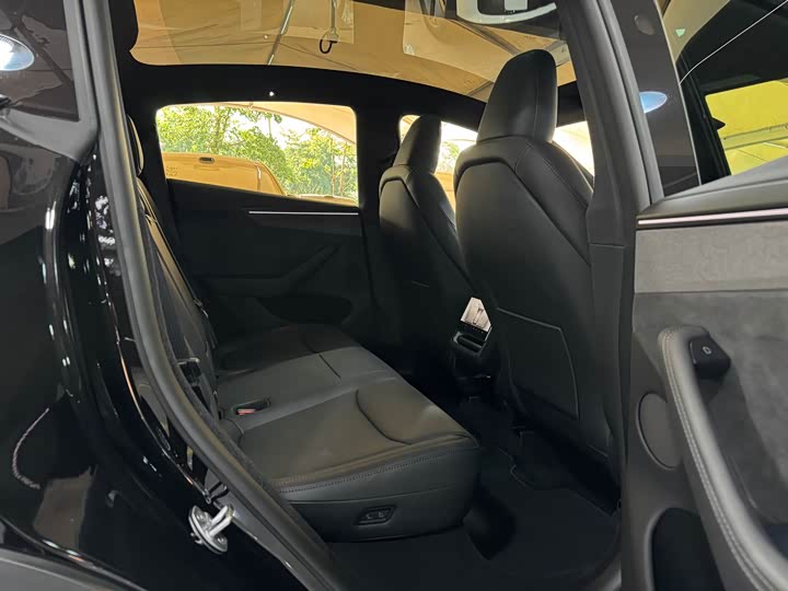 Фото 6 - Tesla Model Y