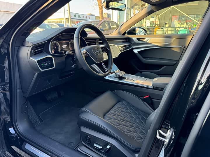 Фото 8 - Audi A6L