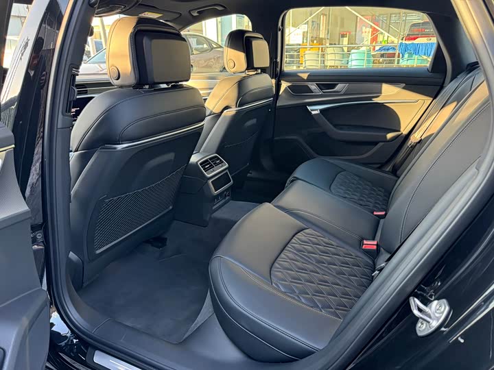 Фото 9 - Audi A6L