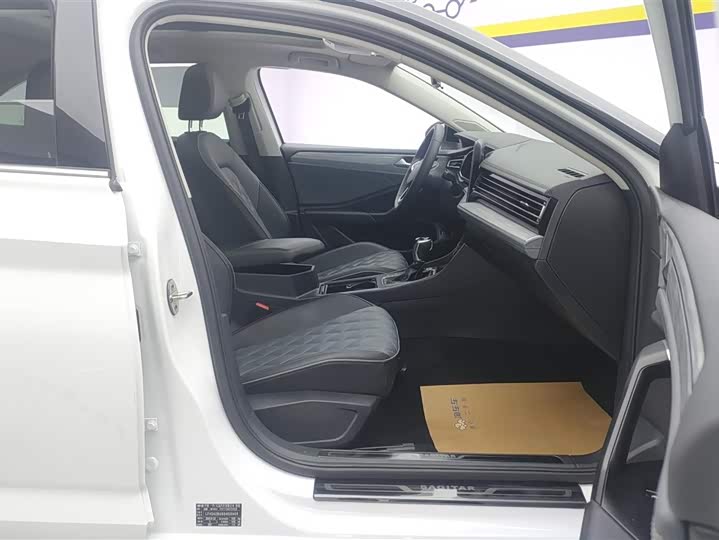 Фото 8 - Volkswagen Sagitar L