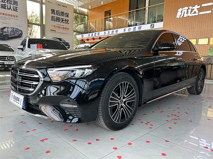 Фото 1 - Mercedes-Benz E-Class