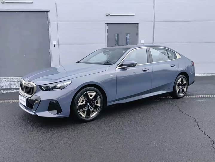 Фото 1 - BMW 5 Series